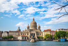 Exploration Culturelle : Découvrir le Monde à Travers ses Villes Cultural Exploration: Discovering the World Through Its Cities